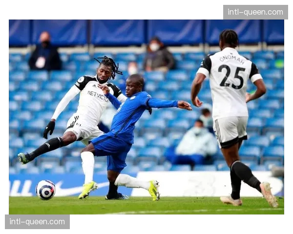 赛后述评:尼斯防线崩盘,客场惨败暴露阵容深度不足 赛后述评:尼斯防线崩盘,客场惨败暴露阵容深度不足